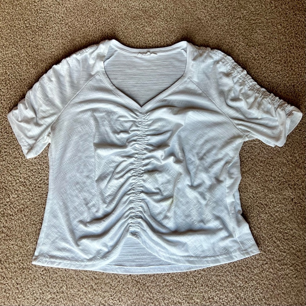 Women’s White Ruched V-Neck Short Sleeve Top